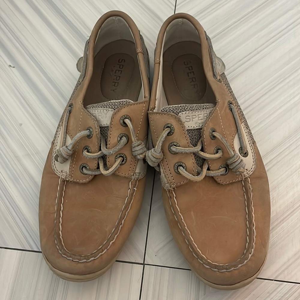 Sperry boat shoes tan